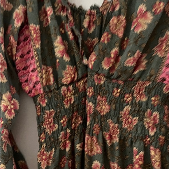 Floral Ruffle Sleeve Dress - Picture 4 of 5